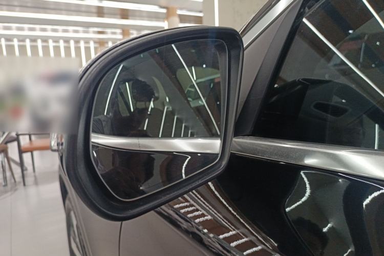 Used Mercedes-Benz GLC 2022 Refreshed GLC 260 L 4MATIC Dynamic Edition Exterior 2