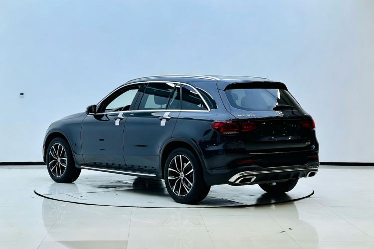 Used Mercedes-Benz GLC 2022 Refreshed GLC 300 L 4MATIC Dynamic Edition Exterior 3