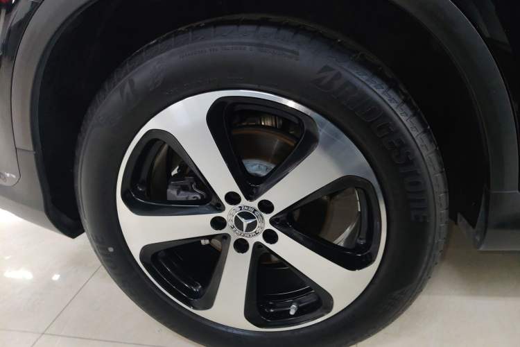 Used Mercedes-Benz GLC 2022 Facelifted GLC 260 L 4MATIC Dynamic Edition Exterior 3