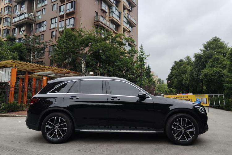Used Mercedes-Benz GLC 2022 Second Facelift GLC 260 L 4MATIC Luxury Edition Exterior 3