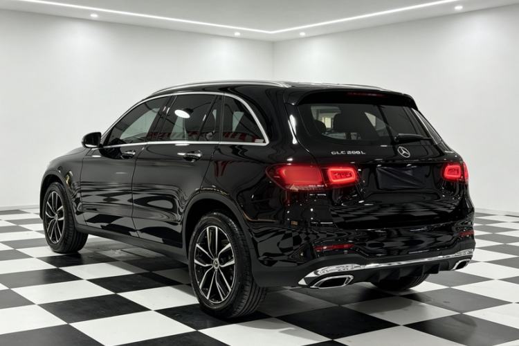 Used Mercedes-Benz GLC 2022 Second Facelift GLC 260 L 4MATIC Luxury Edition Exterior 3