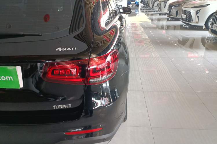 Used Mercedes-Benz GLC 2022 Second Facelift GLC 260 L 4MATIC Luxury Edition Exterior 3
