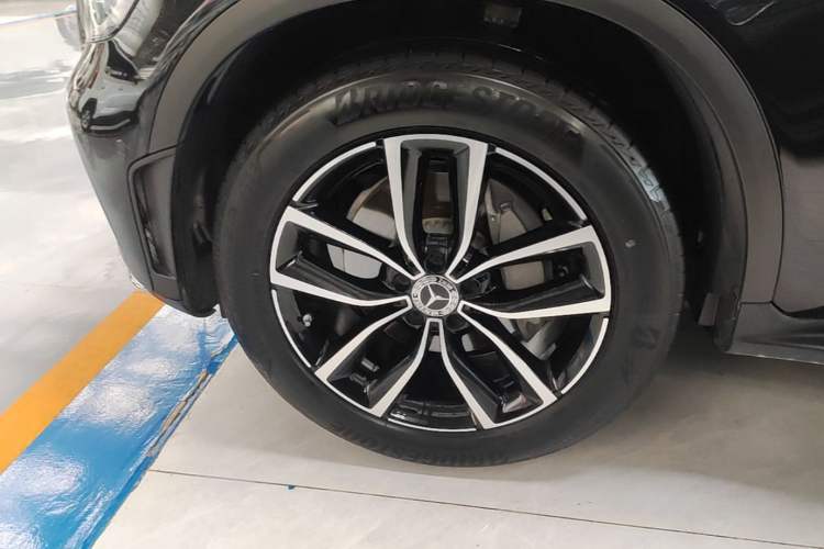 Used Mercedes-Benz GLC 2022 Second Facelift GLC 260 L 4MATIC Luxury Edition Exterior 4