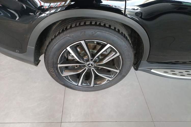 Used Mercedes-Benz GLC 2022 Second Facelift GLC 260 L 4MATIC Luxury Edition Exterior 5