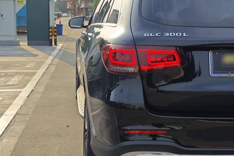 Used Mercedes-Benz GLC 2022 GLC 260 L 4MATIC Luxury Model Exterior 8