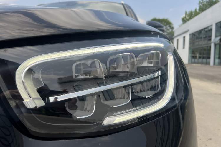 Used Mercedes-Benz GLC 2022 Facelifted GLC 260 L 4MATIC Dynamic Edition Exterior 9