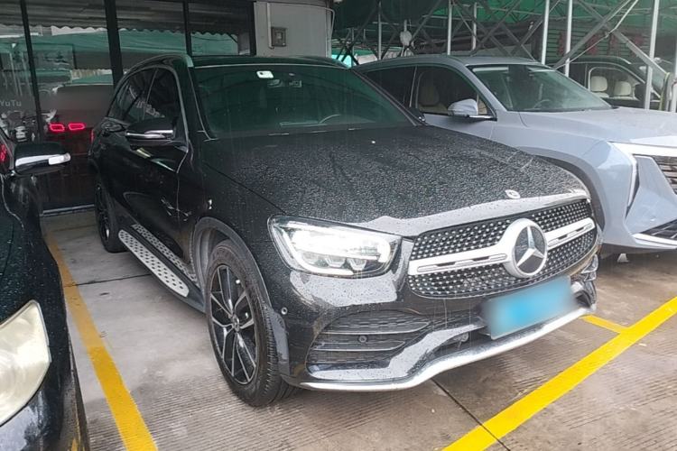 Used Mercedes-Benz GLC 2022 Facelift GLC 260 L 4MATIC Luxury Edition Front Right 45 Deg
