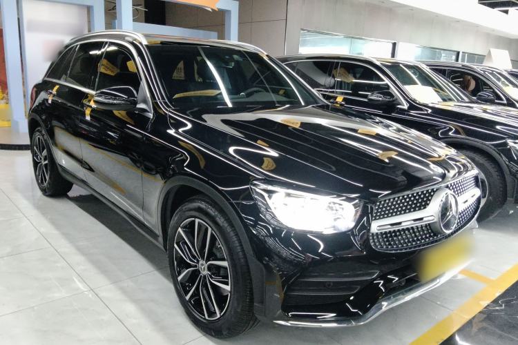 Used Mercedes-Benz GLC 2022 Second Facelift GLC 260 L 4MATIC Luxury Edition Front Right 45 Deg