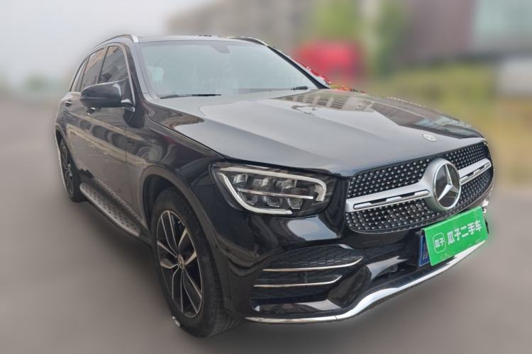 Used Mercedes-Benz GLC 2022 Facelift GLC 260 L 4MATIC Luxury Edition Front Right 45 Deg