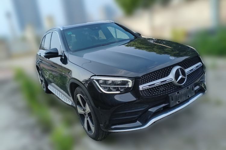 Used Mercedes-Benz GLC 2022 Facelifted GLC 300 L 4MATIC Luxury Edition Front Right 45 Deg