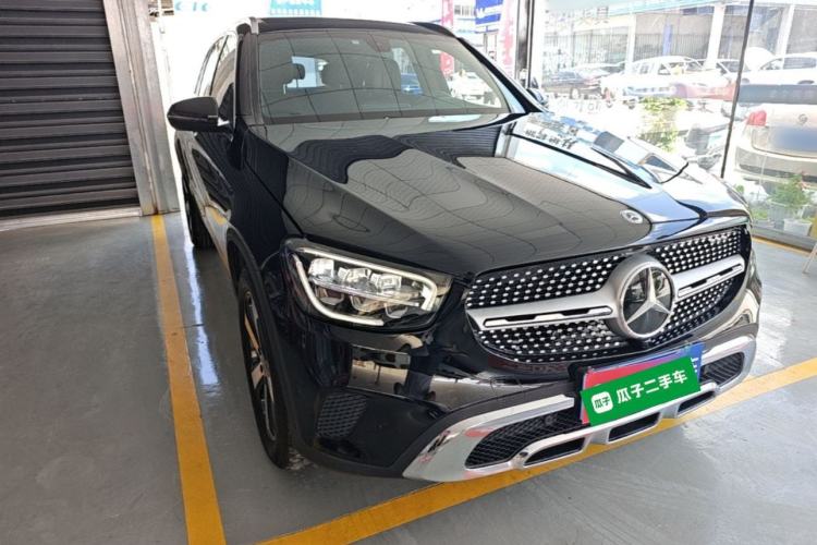 Used Mercedes-Benz GLC 2022 Facelift GLC 260 L 4MATIC Luxury Edition Front Right 45 Deg