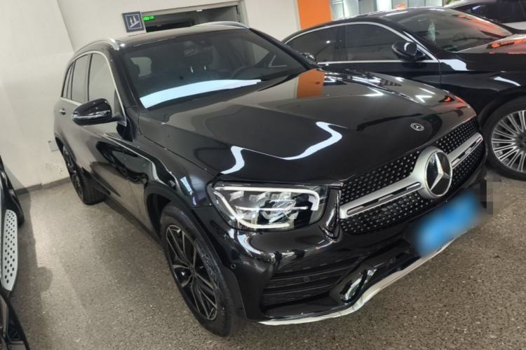 Used Mercedes-Benz GLC 2022 Second Facelift GLC 260 L 4MATIC Luxury Edition Front Right 45 Deg