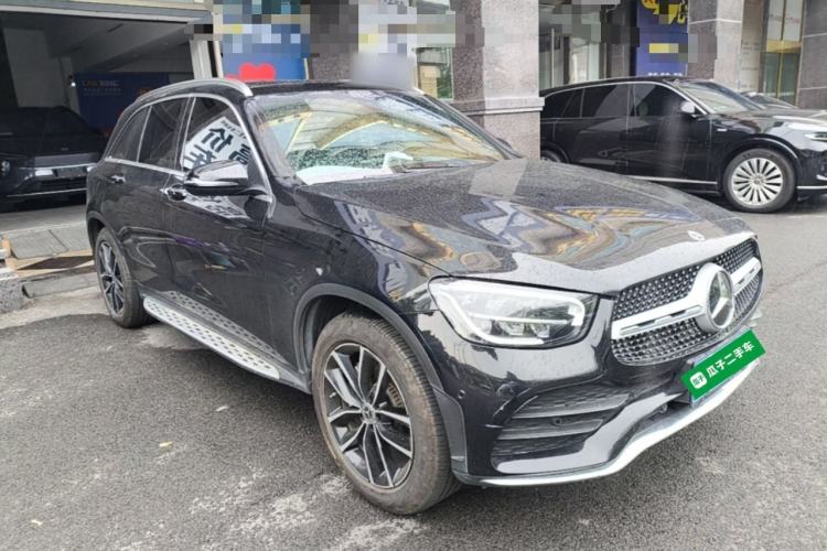 Used Mercedes-Benz GLC 2022 Facelift GLC 260 L 4MATIC Luxury Edition Front Right 45 Deg