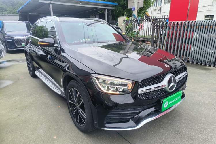 Used Mercedes-Benz GLC 2022 Refreshed GLC 300 L 4MATIC Dynamic Edition Front Right 45 Deg