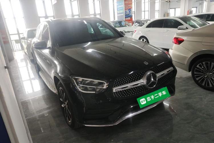 Used Mercedes-Benz GLC 2022 Facelift GLC 260 L 4MATIC Luxury Edition Front Right 45 Deg