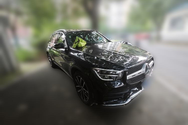 Used Mercedes-Benz GLC 2022 Facelift GLC 260 L 4MATIC Luxury Edition Front Right 45 Deg