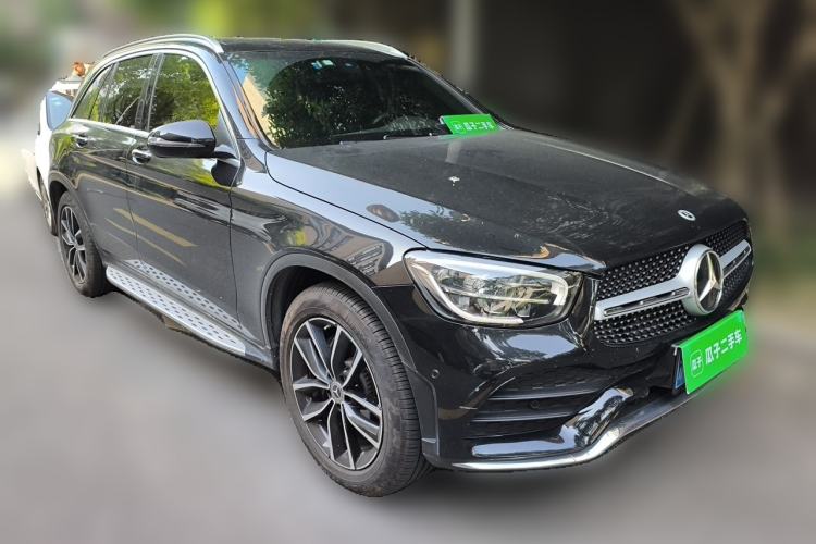 Used Mercedes-Benz GLC 2022 Facelift GLC 260 L 4MATIC Luxury Edition Front Right 45 Deg