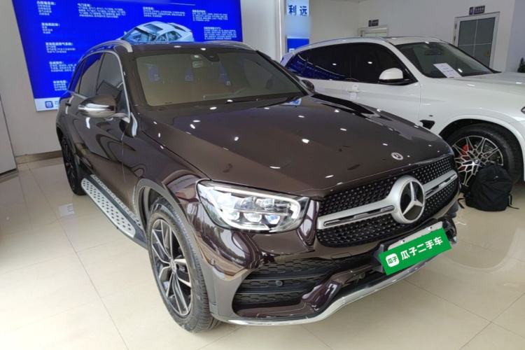 Used Mercedes-Benz GLC 2022 Facelift GLC 260 L 4MATIC Luxury Edition Front Right 45 Deg