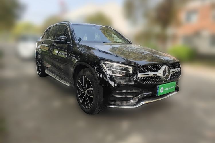 Used Mercedes-Benz GLC 2022 Second Facelift GLC 260 L 4MATIC Luxury Edition Front Right 45 Deg