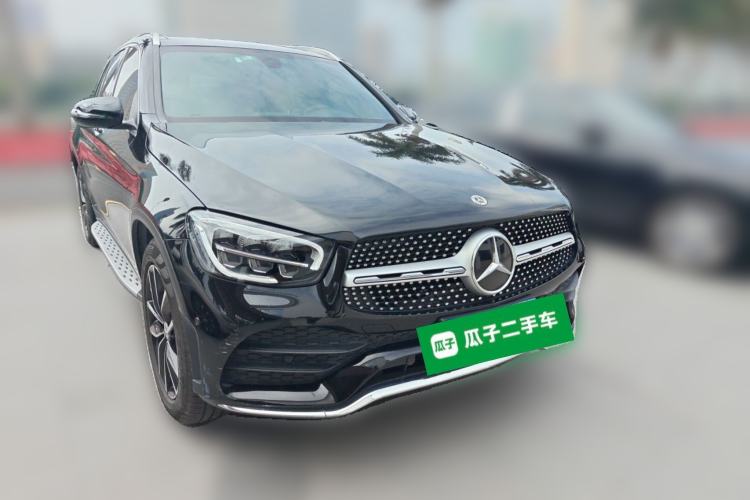 Used Mercedes-Benz GLC 2022 Facelift GLC 260 L 4MATIC Luxury Edition Front Right 45 Deg
