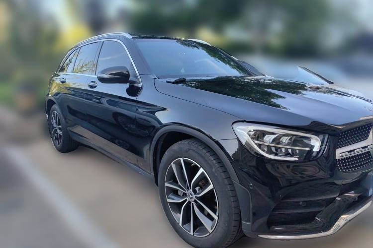 Used Mercedes-Benz GLC 2022 Facelift GLC 260 L 4MATIC Luxury Edition Front Right 45 Deg
