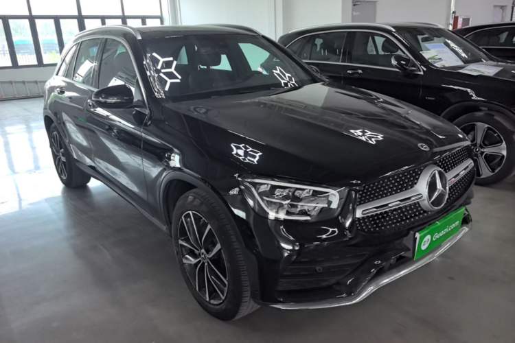Used Mercedes-Benz GLC 2022 Facelift GLC 260 L 4MATIC Luxury Edition Front Right 45 Deg