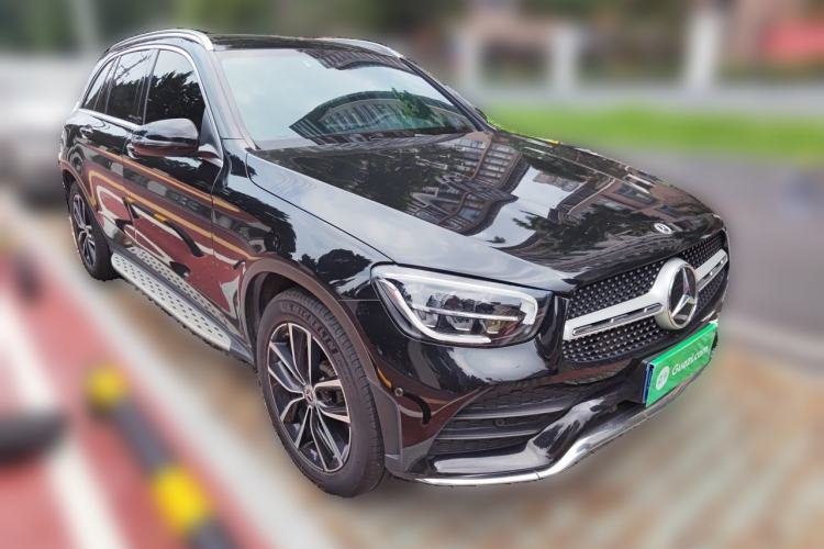Used Mercedes-Benz GLC 2022 Second Facelift GLC 260 L 4MATIC Luxury Edition Front Right 45 Deg