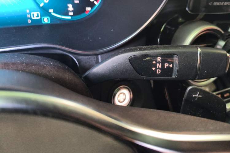 Used Mercedes-Benz GLC 2022 Facelifted GLC 260 L 4MATIC Dynamic Edition Gear Lever