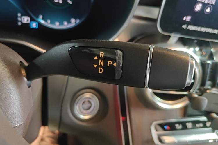 Used Mercedes-Benz GLC 2022 Refreshed GLC 300 L 4MATIC Dynamic Edition Gear Lever