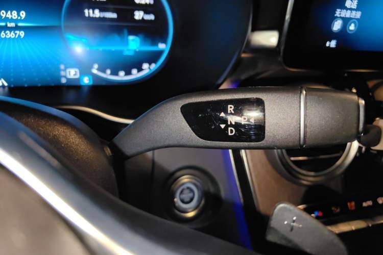 Used Mercedes-Benz GLC 2022 Refreshed GLC 300 L 4MATIC Dynamic Edition Gear Lever