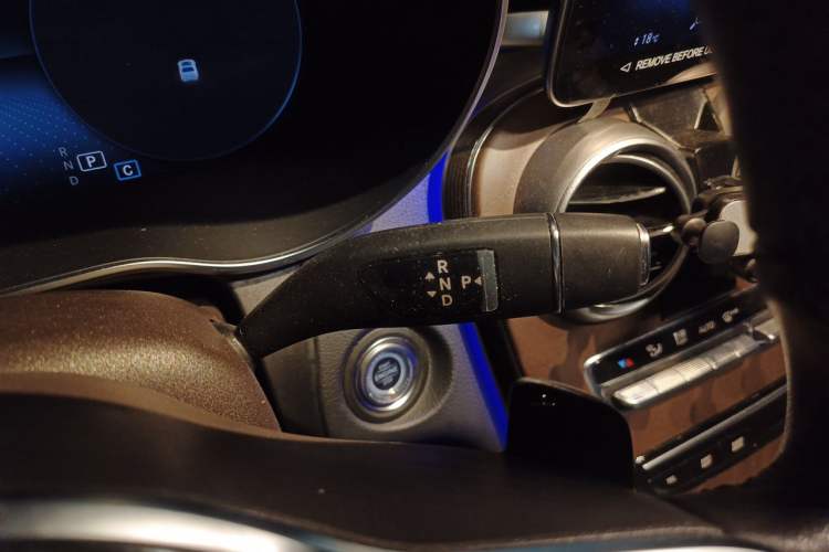 Used Mercedes-Benz GLC 2022 GLC 260 L 4MATIC Luxury Model Gear Lever