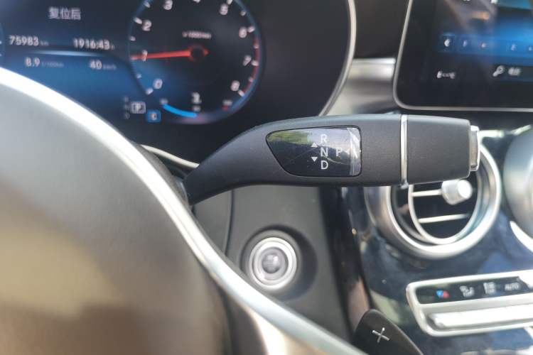 Used Mercedes-Benz GLC 2022 Refreshed GLC 260 L 4MATIC Dynamic Edition Gear Lever