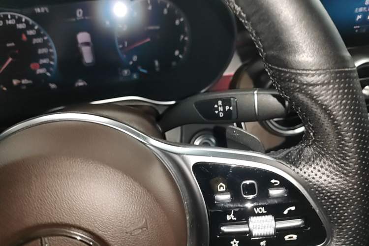 Used Mercedes-Benz GLC 2022 Refreshed GLC 300 L 4MATIC Dynamic Edition Gear Lever