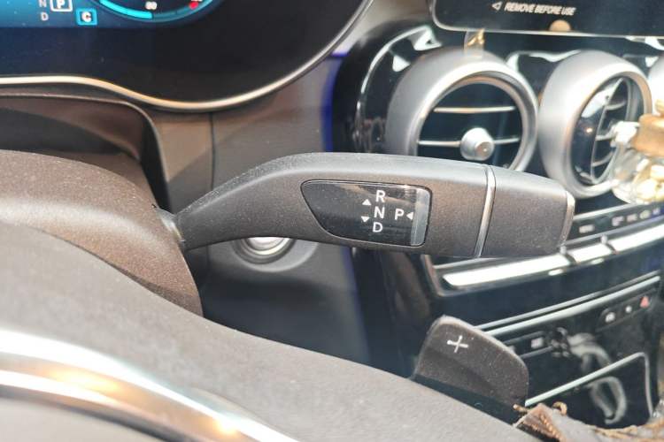 Used Mercedes-Benz GLC 2022 Facelifted GLC 260 L 4MATIC Dynamic Edition Gear Lever