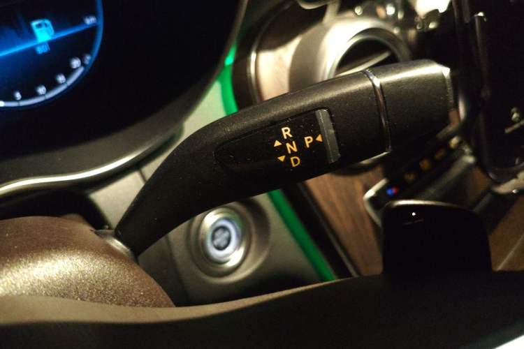 Used Mercedes-Benz GLC 2022 Refreshed GLC 300 L 4MATIC Dynamic Edition Gear Lever