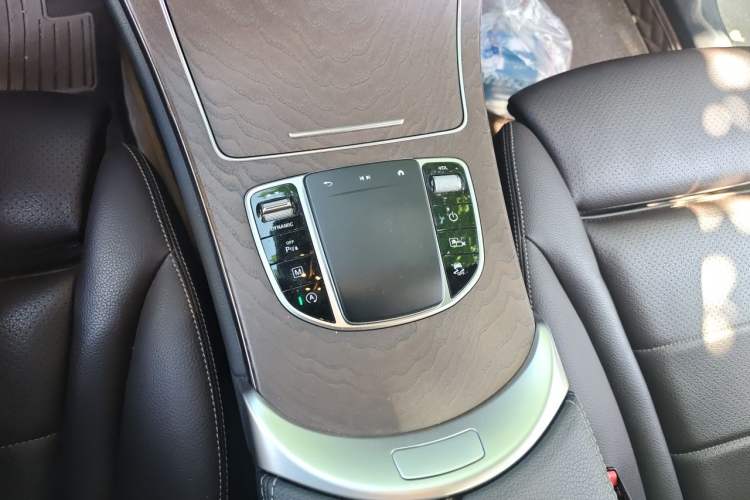 Used Mercedes-Benz GLC 2022 Refreshed GLC 300 L 4MATIC Dynamic Edition Prestige Version Gear Lever