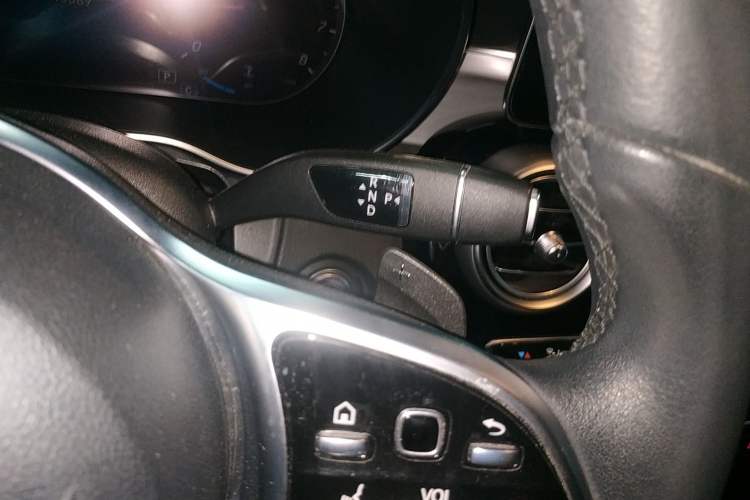 Used Mercedes-Benz GLC 2022 Facelifted GLC 260 L 4MATIC Dynamic Edition Gear Lever