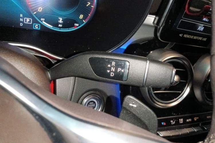 Used Mercedes-Benz GLC 2022 Facelifted GLC 260 L 4MATIC Dynamic Edition Gear Lever