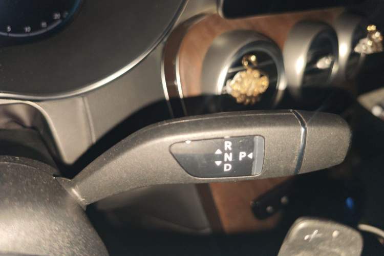 Used Mercedes-Benz GLC 2022 GLC 300 L 4MATIC Dynamic Edition Prestige Model Gear Lever