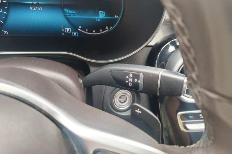 Used Mercedes-Benz GLC 2022 Refreshed GLC 260 L 4MATIC Dynamic Edition Gear Lever