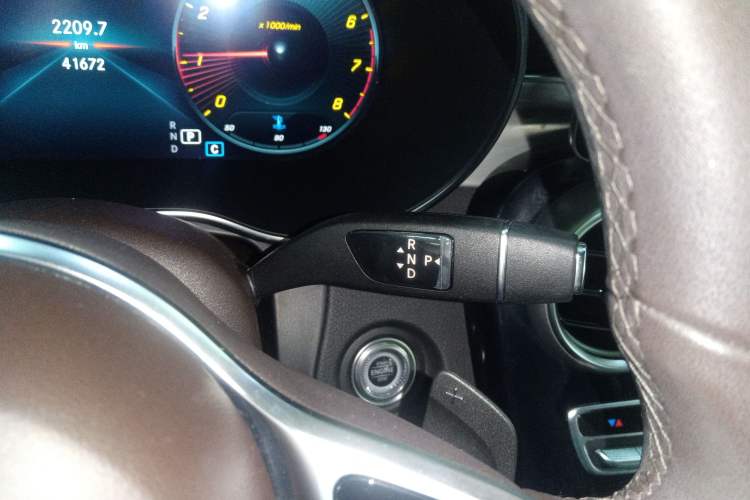 Used Mercedes-Benz GLC 2022 Refreshed GLC 260 L 4MATIC Dynamic Edition Gear Lever