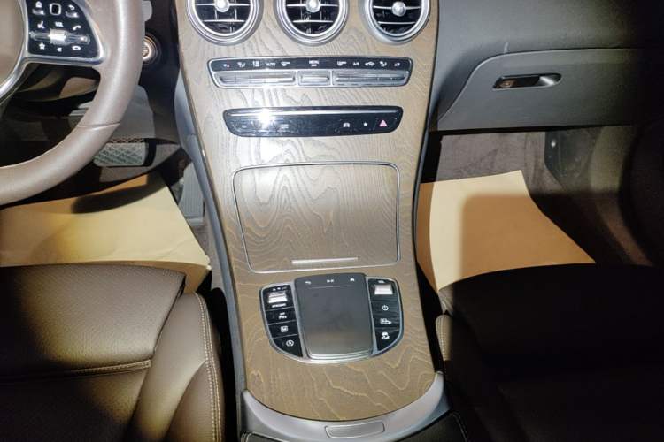 Used Mercedes-Benz GLC 2022 Refreshed GLC 300 L 4MATIC Dynamic Edition Prestige Version Gear Lever