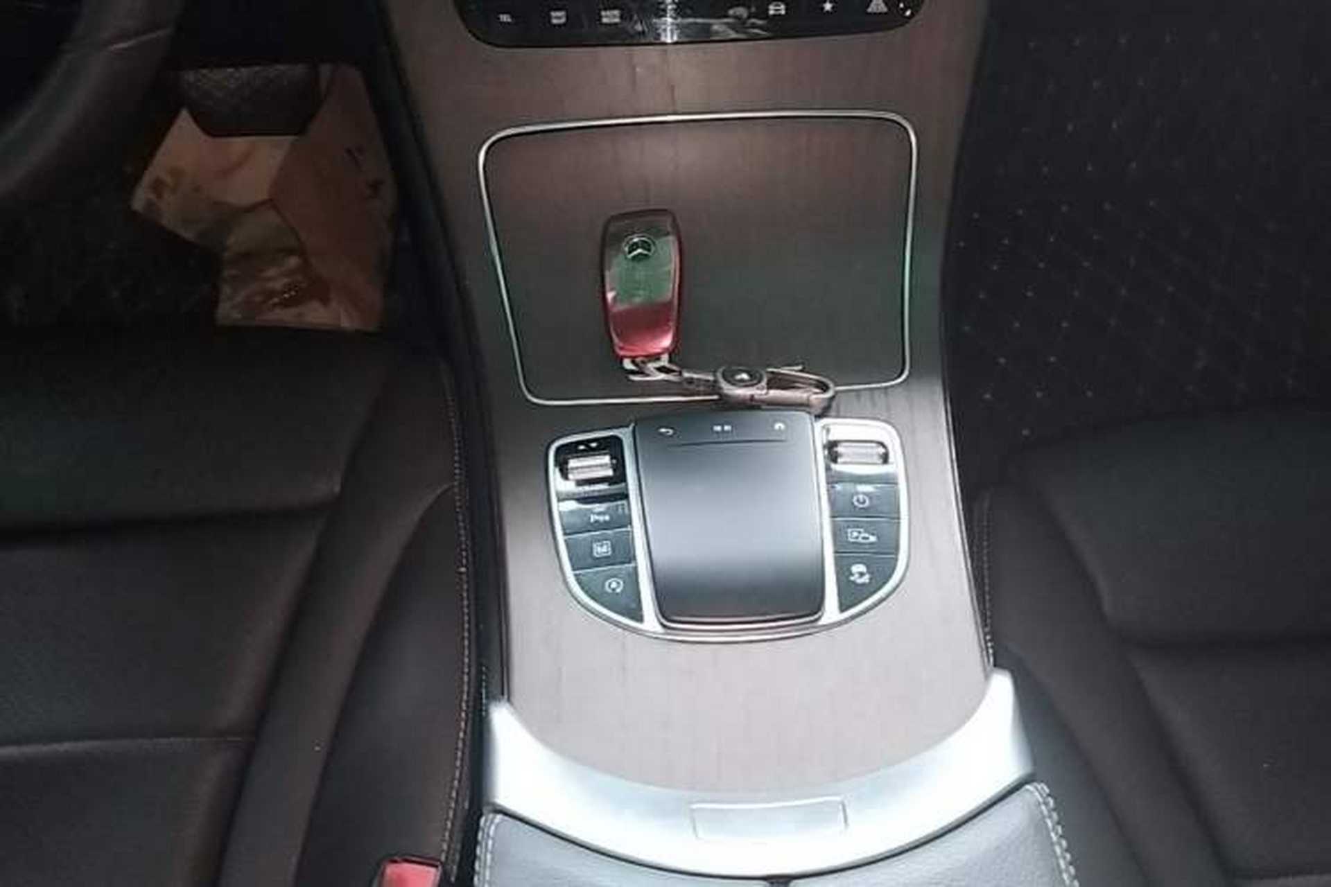 Used Mercedes-Benz GLC 2022 Facelift GLC 260 L 4MATIC Luxury Edition Gear Lever