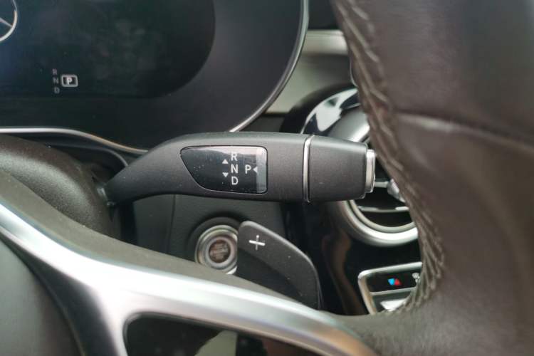 Used Mercedes-Benz GLC 2022 Refreshed GLC 260 L 4MATIC Dynamic Edition Gear Lever