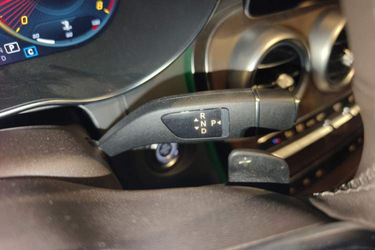 Used Mercedes-Benz GLC 2022 Refreshed GLC 300 L 4MATIC Dynamic Edition Prestige Version Gear Lever