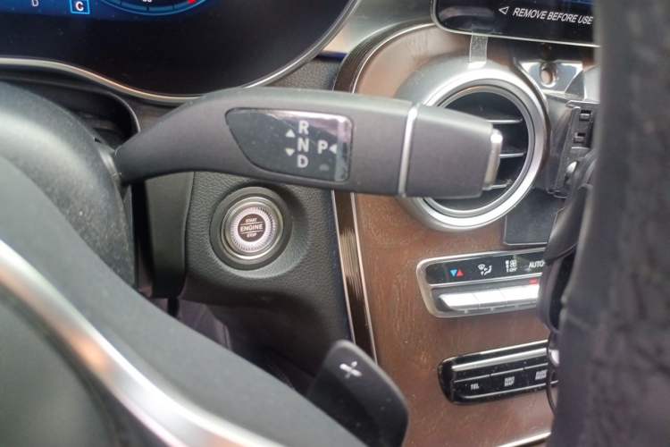 Used Mercedes-Benz GLC 2022 Second Facelift GLC 260 L 4MATIC Dynamic Edition Gear Lever