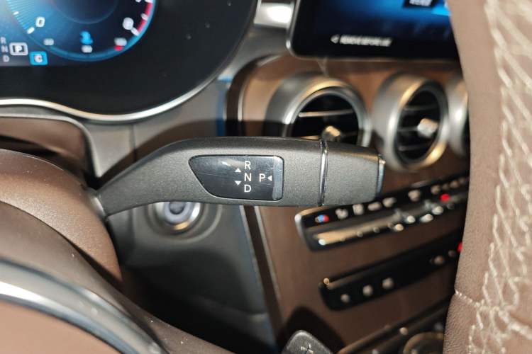 Used Mercedes-Benz GLC 2022 Refreshed GLC 300 L 4MATIC Dynamic Edition Prestige Version Gear Lever