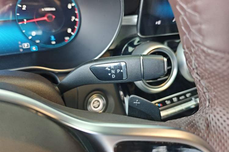 Used Mercedes-Benz GLC 2022 Facelift GLC 260 L 4MATIC Luxury Edition Gear Lever