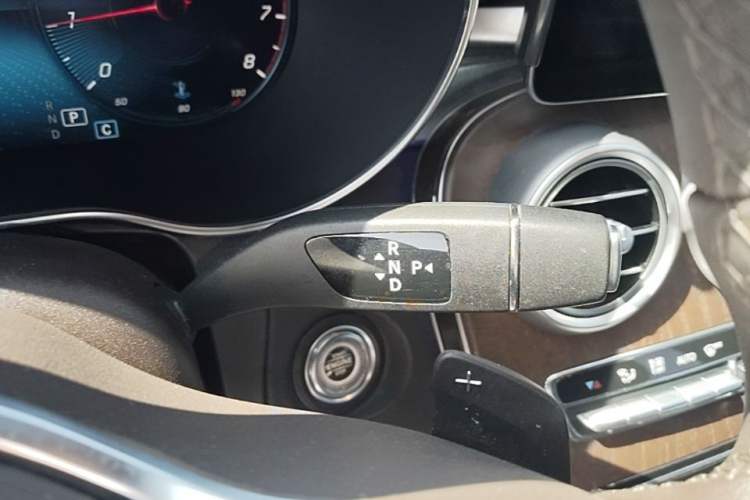 Used Mercedes-Benz GLC 2022 Refreshed GLC 300 L 4MATIC Dynamic Edition Prestige Version Gear Lever