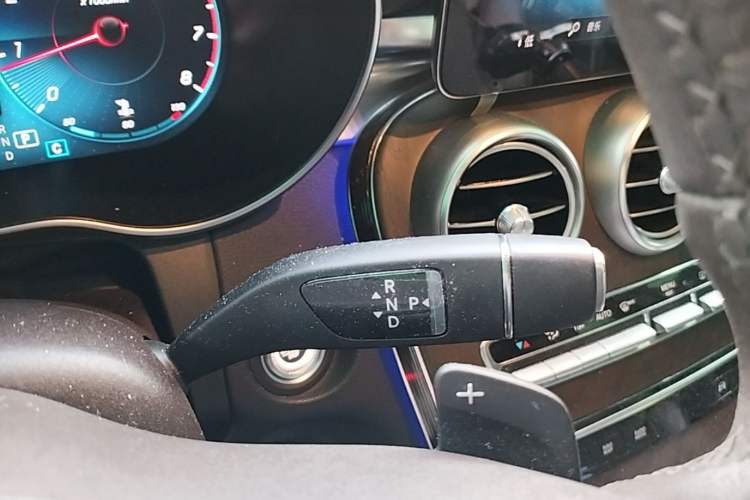Used Mercedes-Benz GLC 2022 GLC 260 L 4MATIC Luxury Model Gear Lever